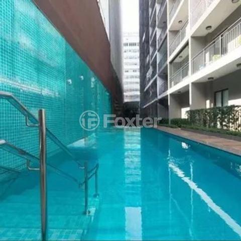 Image 8 - 932430