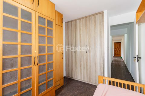 Image 7 - 932435