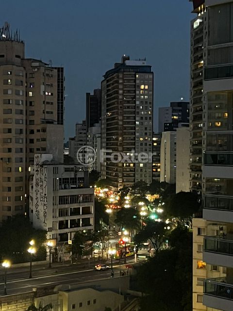 Image 13 - 932489