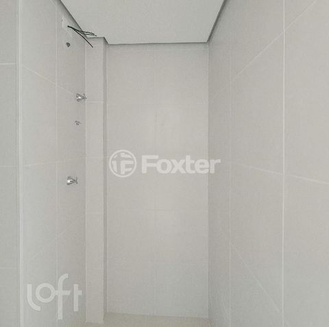 Image 6 - 932517