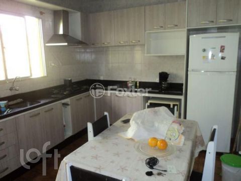 Image 3 - 932558
