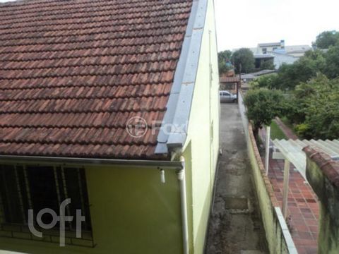 Image 9 - 932558