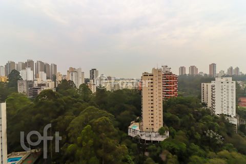 Image 6 - 932596