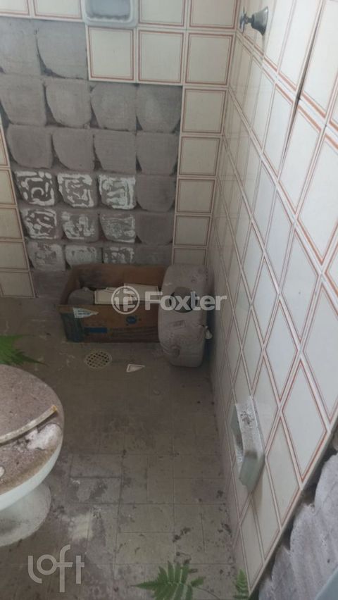 Image 7 - 932620
