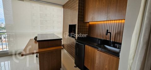 Image 7 - 932621