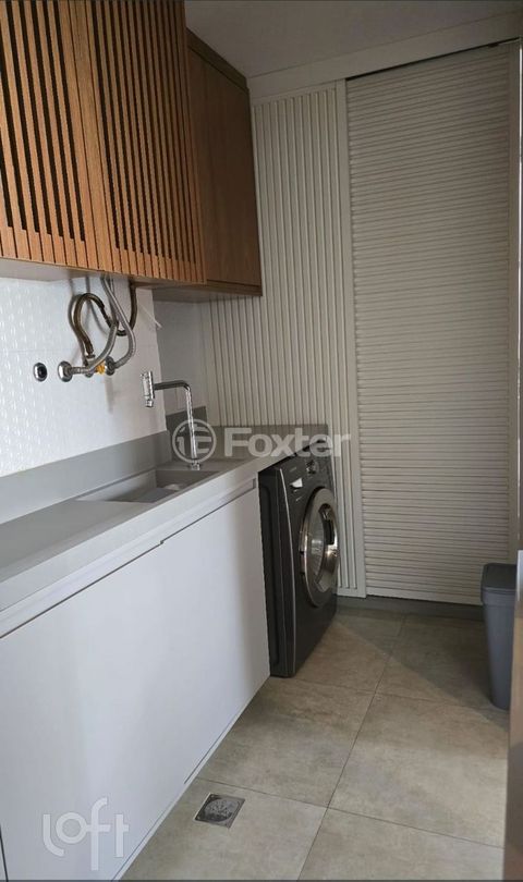 Image 4 - 932623