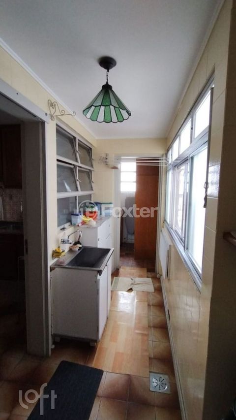 Image 7 - 932633