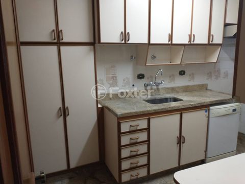 Image 3 - 932640