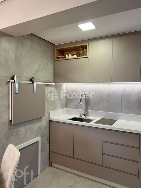 Image 3 - 932651