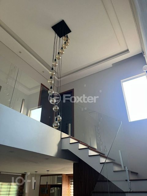 Image 7 - 932680