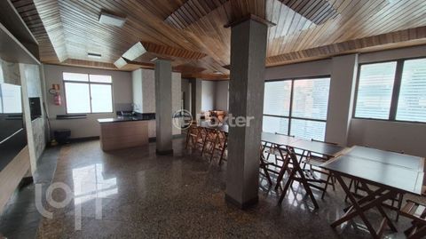 Image 7 - 932699