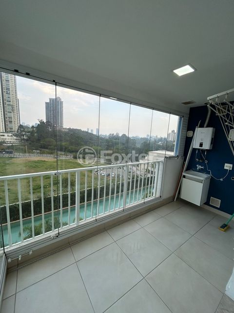 Image 3 - 932702
