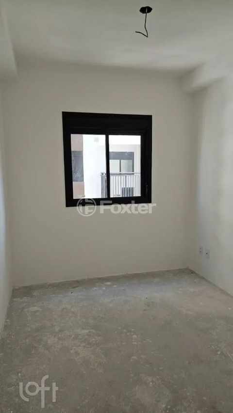 Image 7 - 932721
