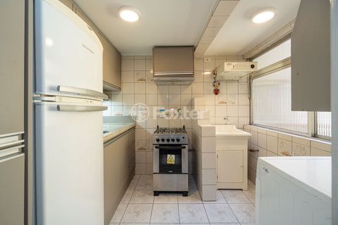 Image 8 - 932744