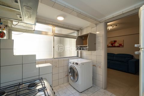 Image 7 - 932744