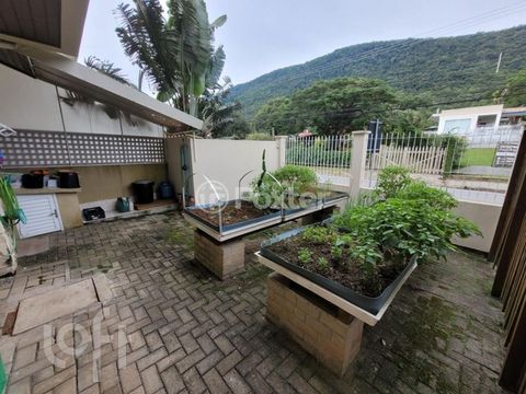 Image 6 - 932766