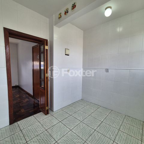 Image 8 - 932909