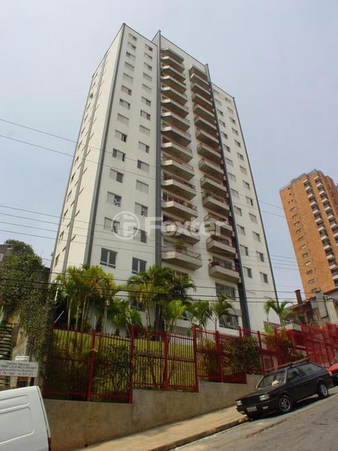 Image 2 - 932942