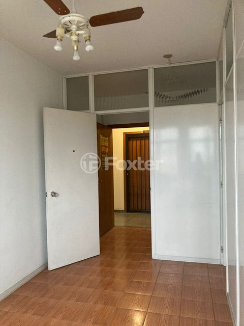 Image 6 - 933082