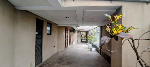 Image 12 - 933184