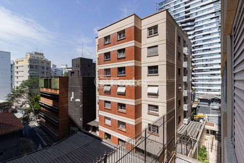 Image 16 - 933285