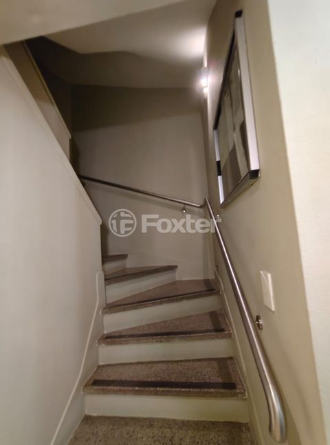 Image 7 - 933520