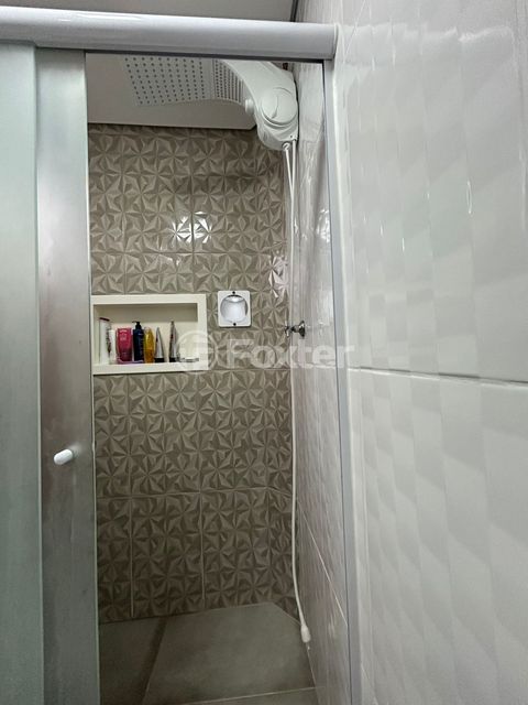 Image 7 - 933591