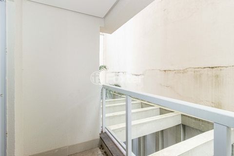 Image 5 - 933672