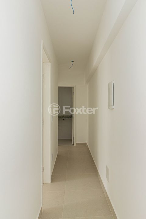 Image 10 - 933678