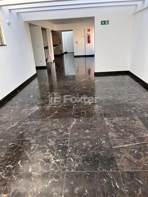 Image 3 - 933683