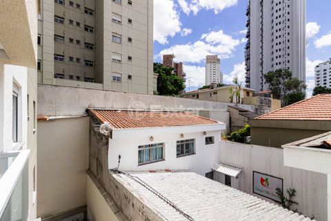 Image 6 - 933685