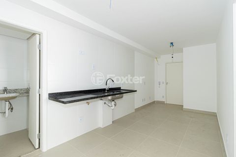 Image 8 - 933687