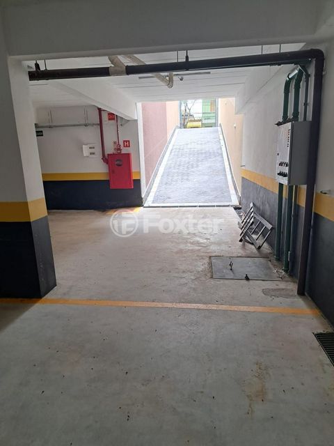 Image 3 - 933691