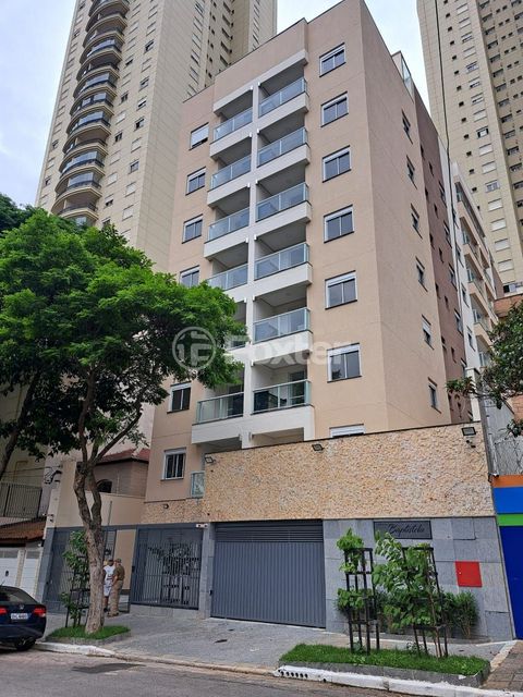 Image 1 - 933696