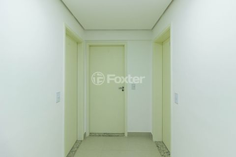 Image 8 - 933699