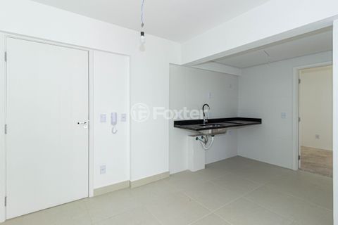 Image 7 - 933701