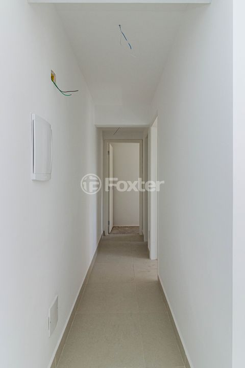 Image 8 - 933703