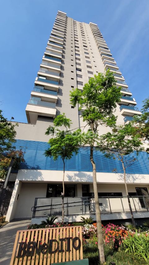 Image 4 - 933707