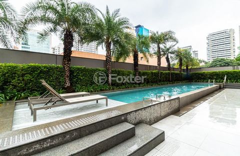 Image 8 - 933709