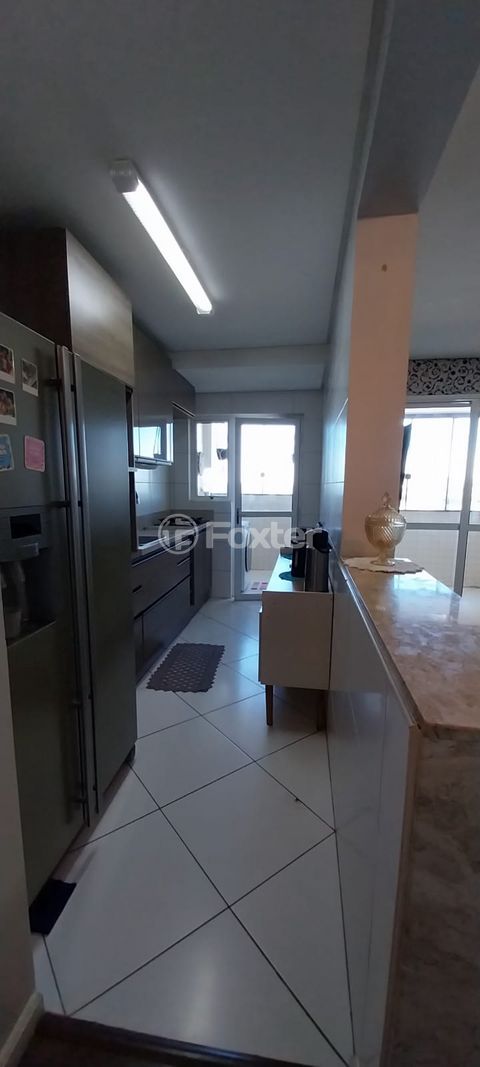 Image 7 - 933842