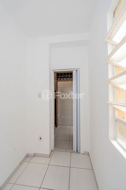 Image 7 - 933979