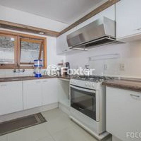Image 3 - 933982