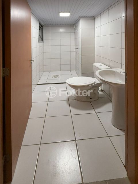 Image 8 - 934572