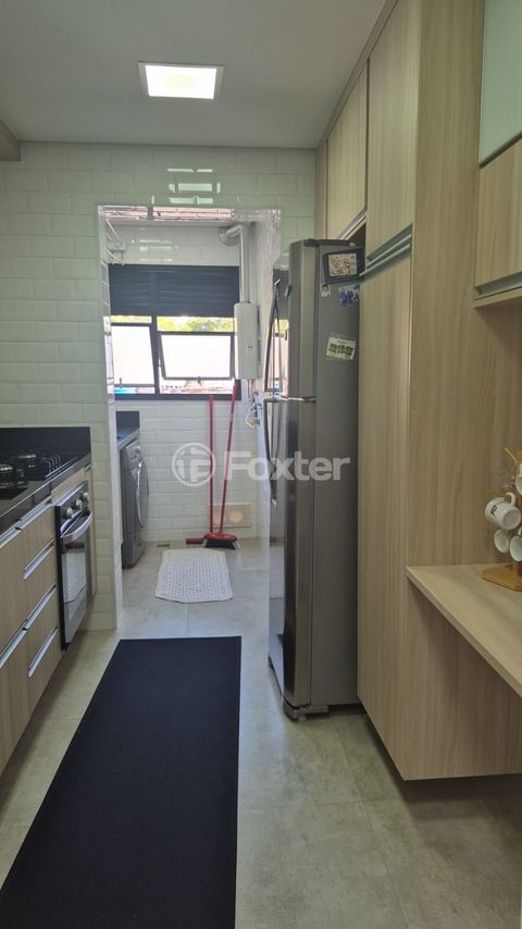 Image 5 - 935258