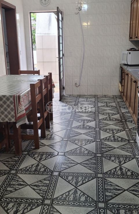 Image 4 - 935461