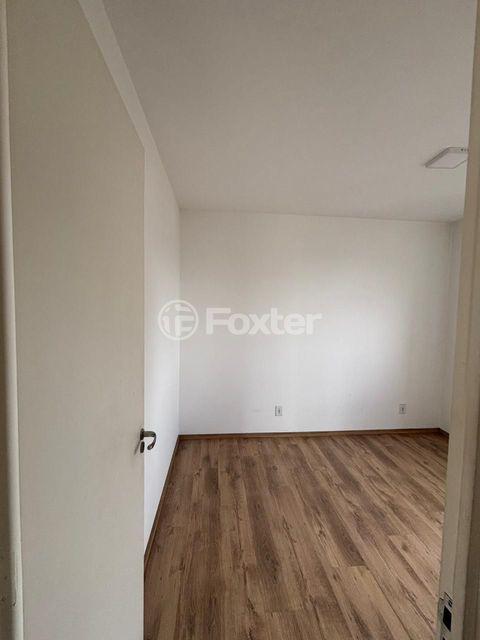 Image 3 - 935535