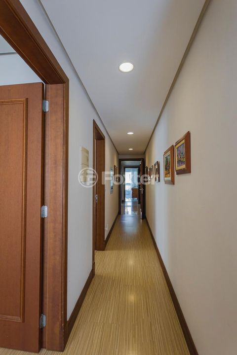 Image 5 - 935538
