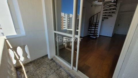 Image 8 - 936090