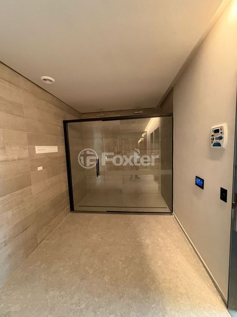 Image 3 - 936261