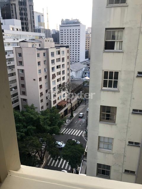 Image 11 - 936682